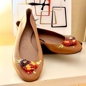 Red Valentino Vestaire:Garavani Tan Flats w/Floral Embellishments,EUC, Size 9
